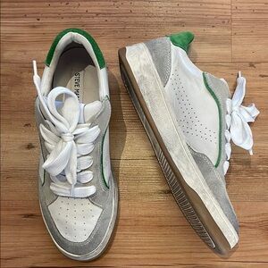 Steve Madden Women’s White and Green Soft Leather Sneakers